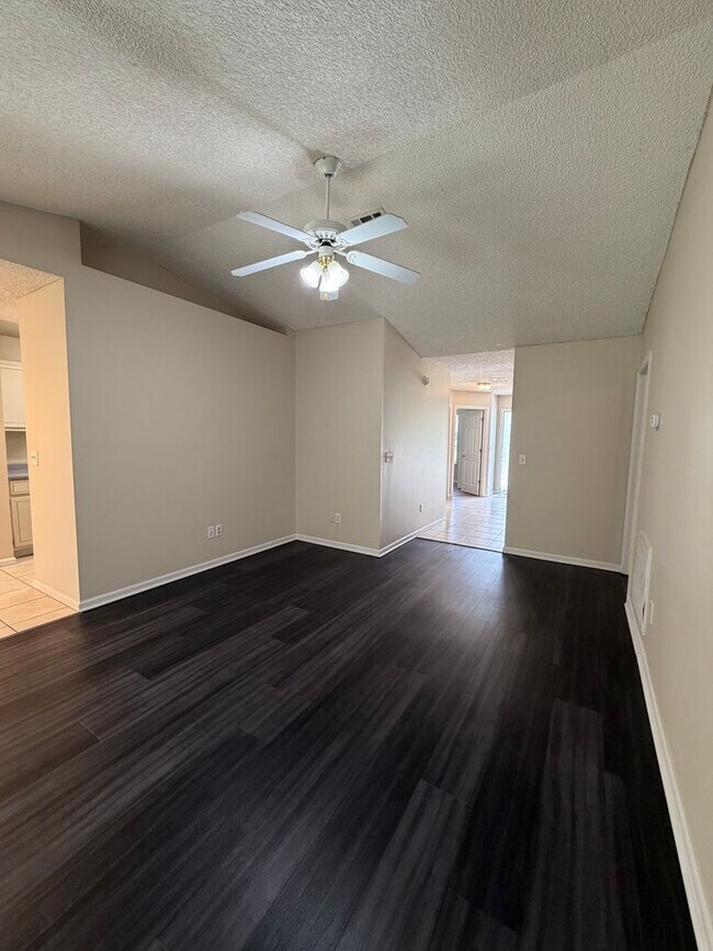 Building Photo - 101 Talbot Ct