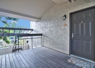 Building Photo - 880 E Fremont Ave