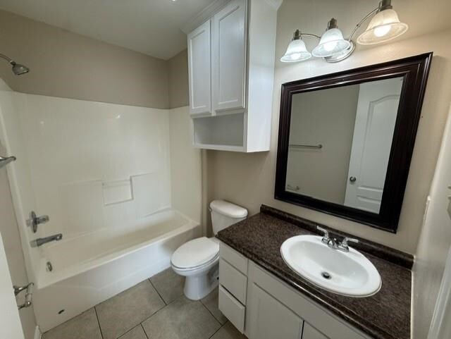 Building Photo - 2720 Camelot Dr