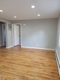 Building Photo - 3-35 Beach 87th St