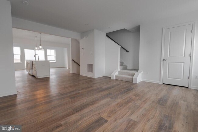 Building Photo - 25 Nymph Rd