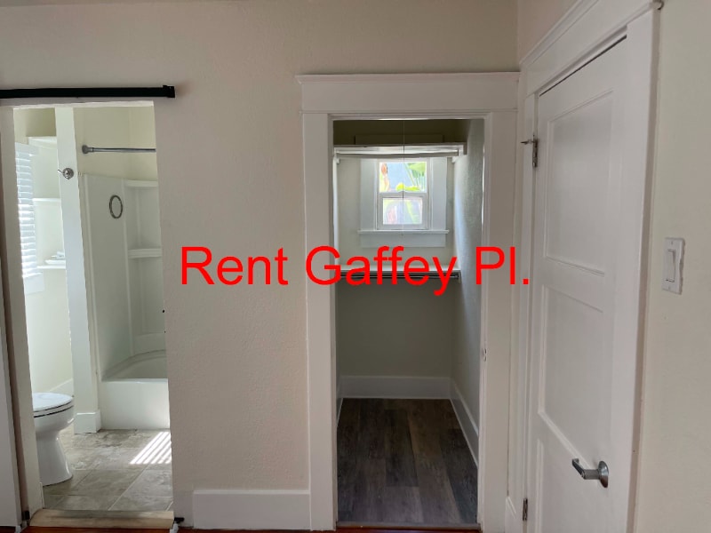 Building Photo - 827 N Gaffey Pl