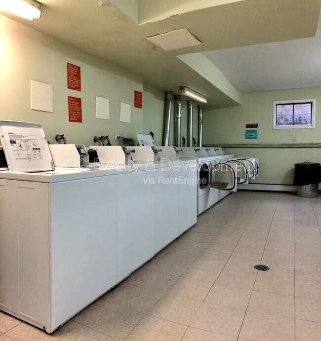 Building Photo - 314 N Warwick Ave