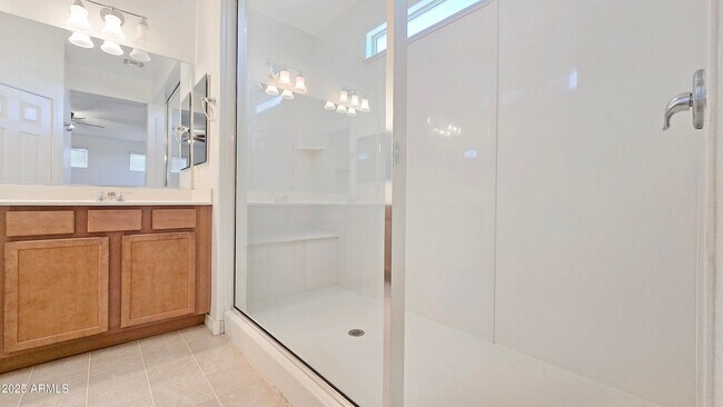 Building Photo - 1006 S 202nd Ln