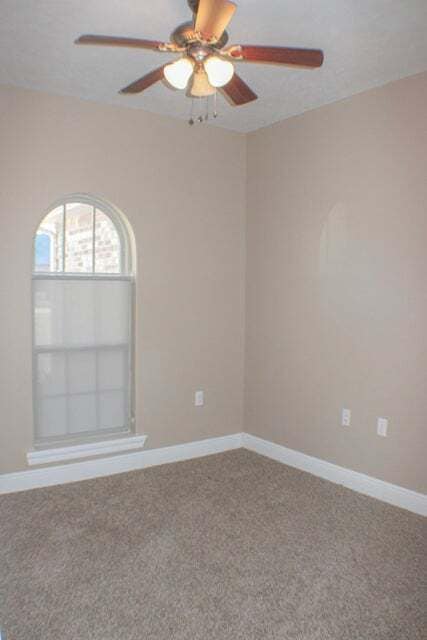 Building Photo - 162 James Dr