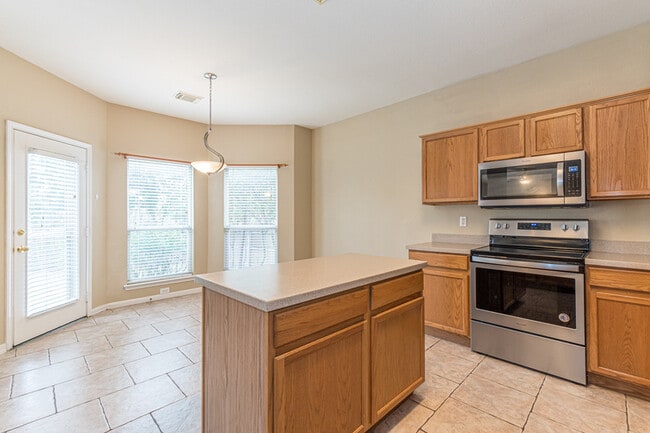 Building Photo - 13607 Auburn Oaks