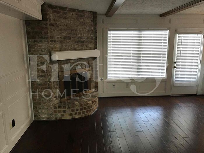 Building Photo - 11715 Parkriver Dr