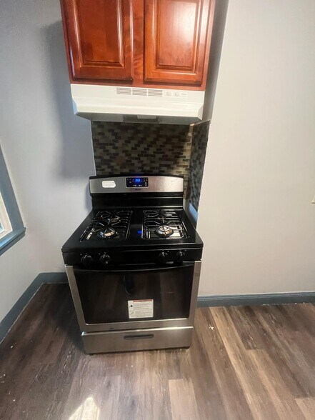 44 4th St 1R - 42 4th St