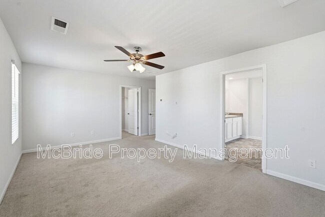 Building Photo - 1407 Deer Hollow