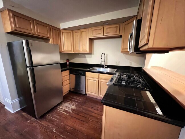 Kitchen 1 - 5321 Magazine St