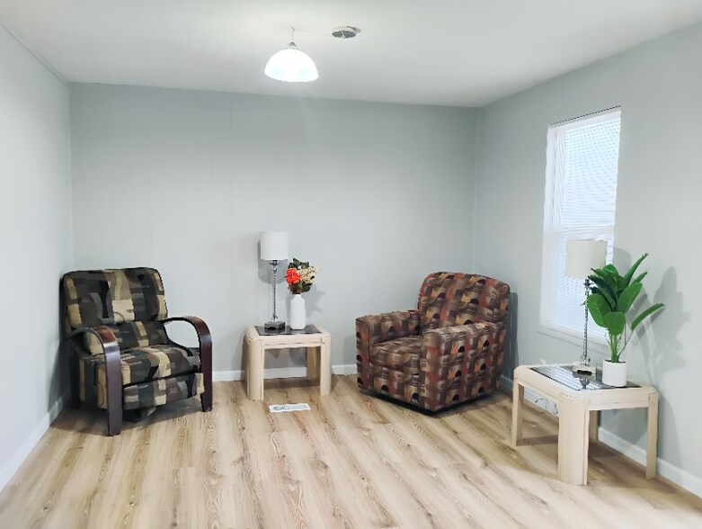 Building Photo - 777 E Yerby St