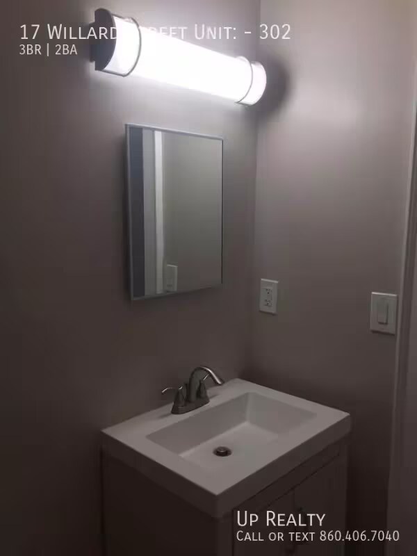 Building Photo - 17-21-21 Willard St