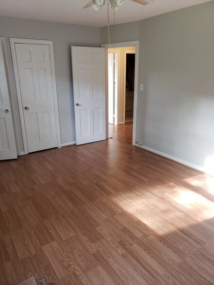 Building Photo - 13765 Cedar Rd