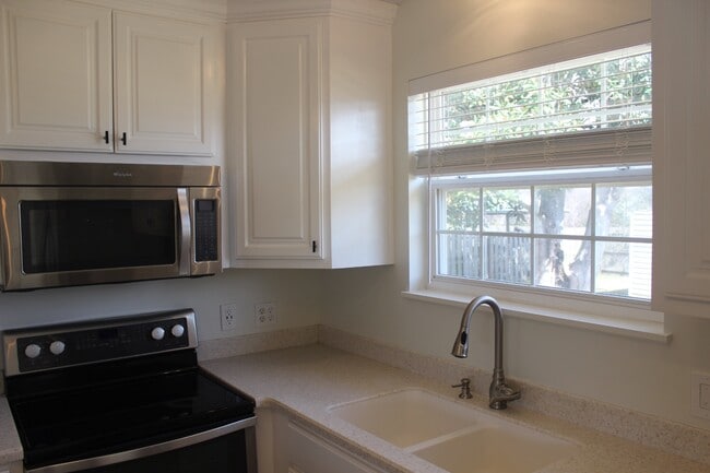 Building Photo - 1809 Georgia Ct