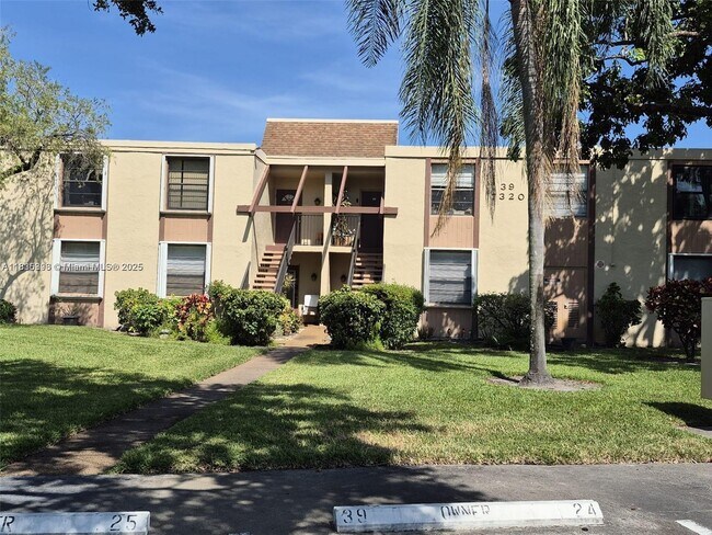 Primary Photo - 7320 NW 18th St