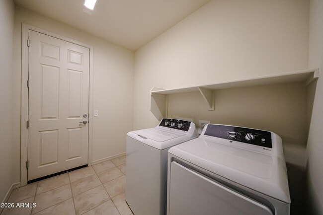 Building Photo - 13502 W Calle De Baca