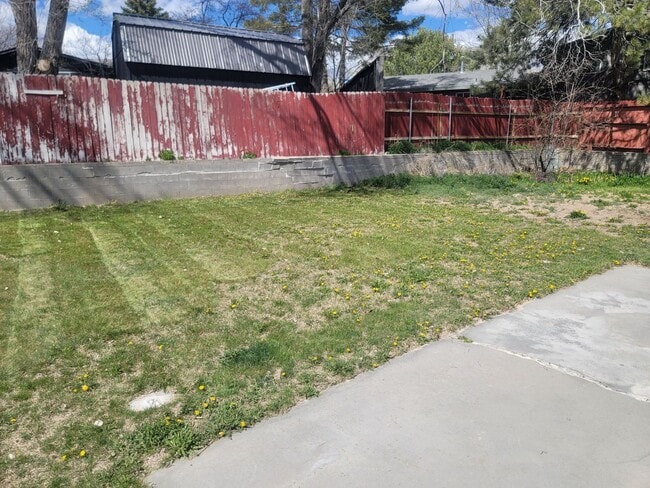 Building Photo - 3 Bedroom in Elko
