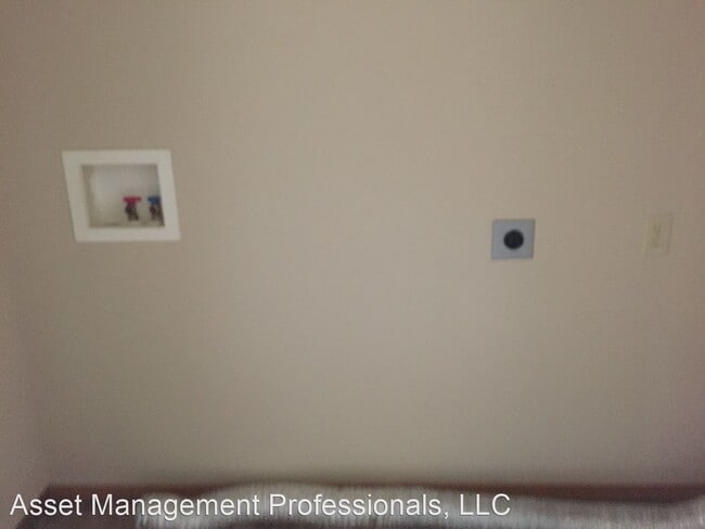 Building Photo - 710-714 Pebble Beach Rd