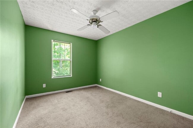 Building Photo - 1382 Hollenbeck Ln