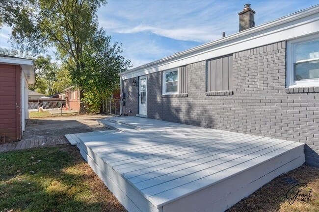 Building Photo - $1995 3 bedroom ranch Shelby TWP