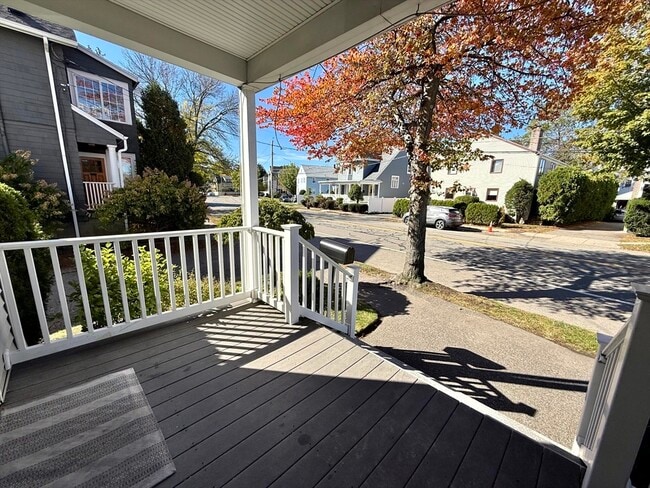 Building Photo - 89 Grove St