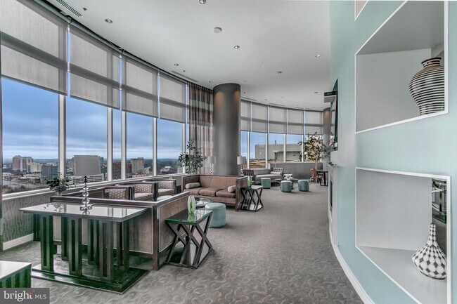 Building Photo - 5750 Bou Ave