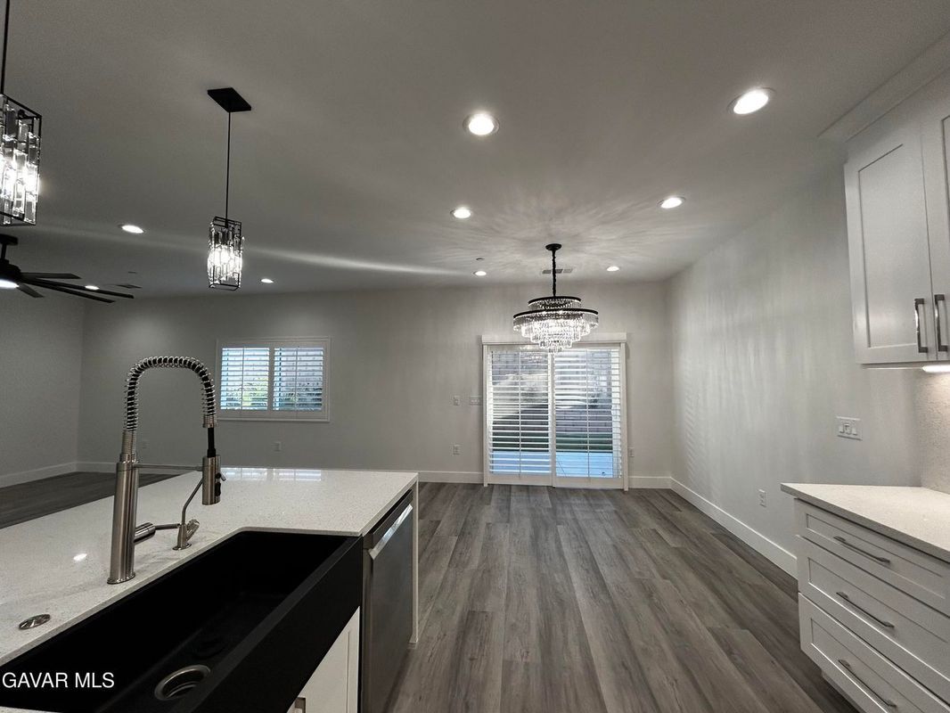 Building Photo - 3838 Balmont St