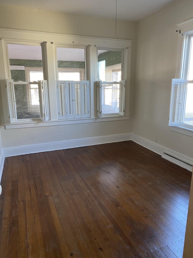 Building Photo - 577 Irwin St
