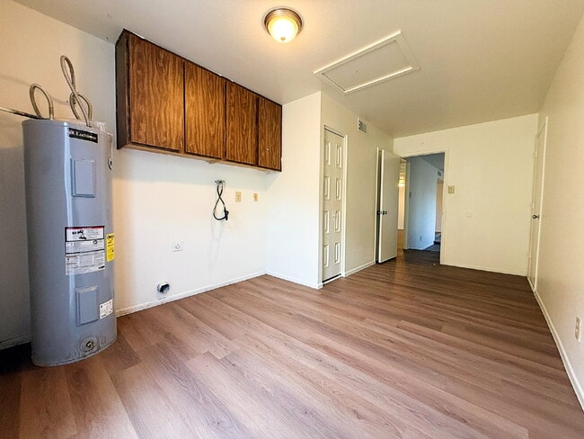 Building Photo - Fully Remodeled Home in Prime Location – Move-In Ready!