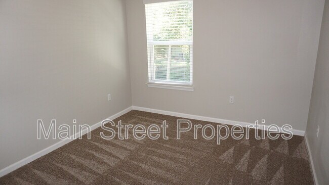 Building Photo - 2219 Waltham St