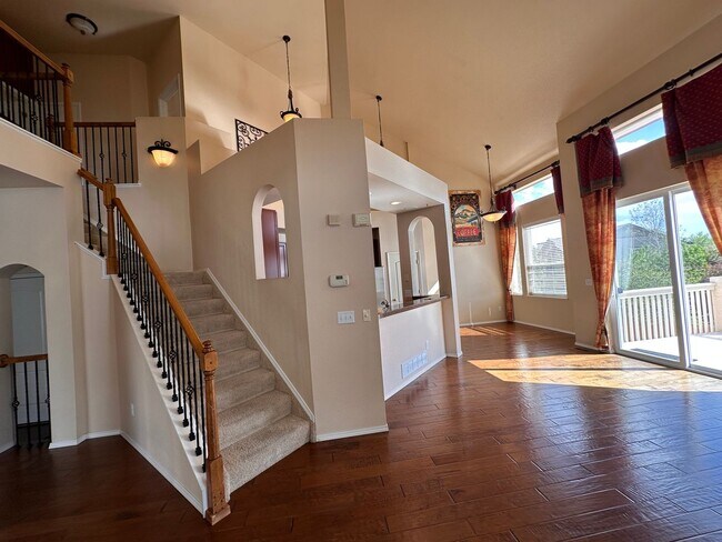 Building Photo - 2-Story in Pinecreek