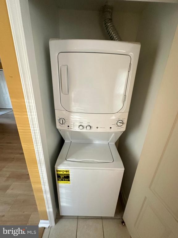 Building Photo - 11445 Deepwood Dr