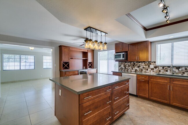 Building Photo - Amazing 3-bdrm home in Green Valley!