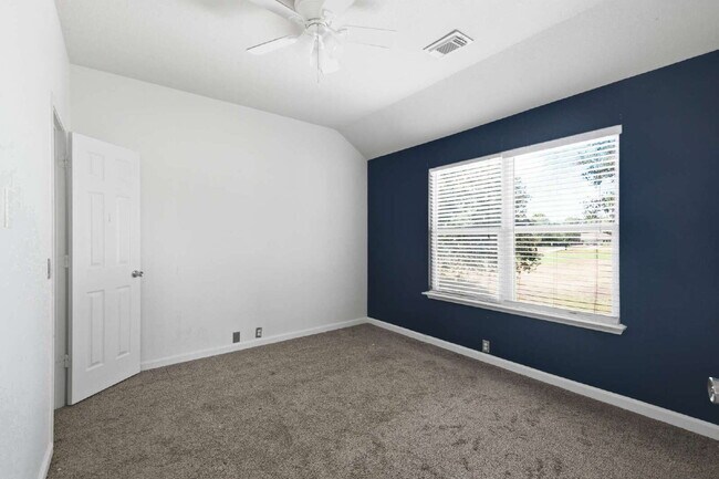 Building Photo - 11602 Canyon Mills Dr