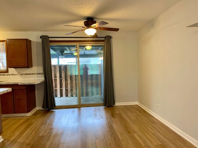 Building Photo - 310/312-Duplex