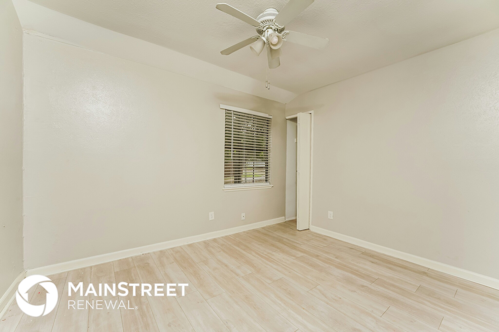 Building Photo - 4248 Driscoll Dr