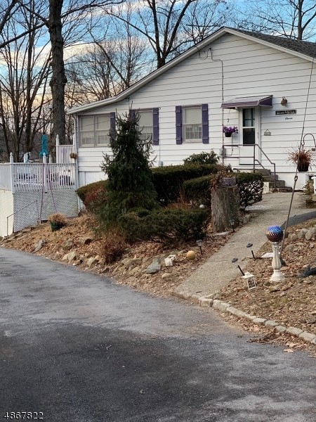 Building Photo - 19 Windemere Ave