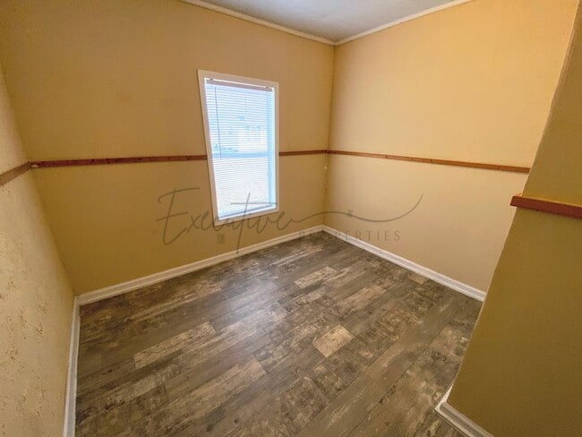 Building Photo - 2-Bed, 1-Bath Home in Lake Charles - Deposit-Free Move-In Option Available!