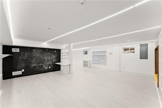 Building Photo - 1495 Spalding Dr