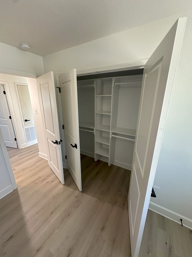 Building Photo - 169 Wildflower Dr