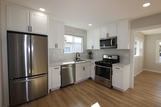 Building Photo - 251 S 36th St