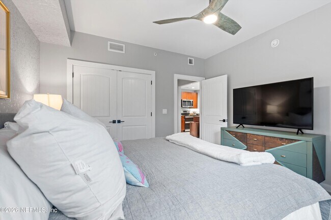 Building Photo - 955 Registry Blvd