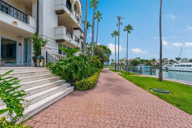 Building Photo - 2514 Fisher Island Dr