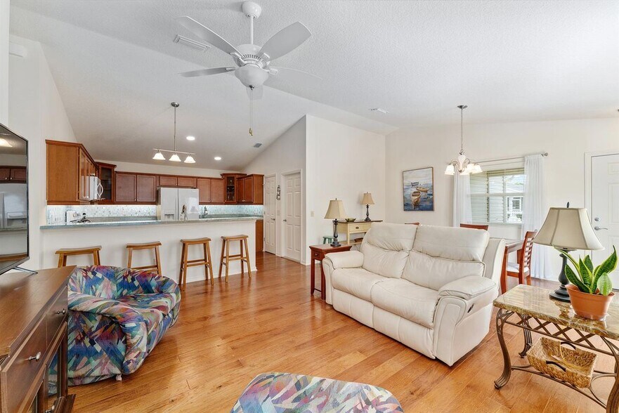 Building Photo - 1382 Viola Ct