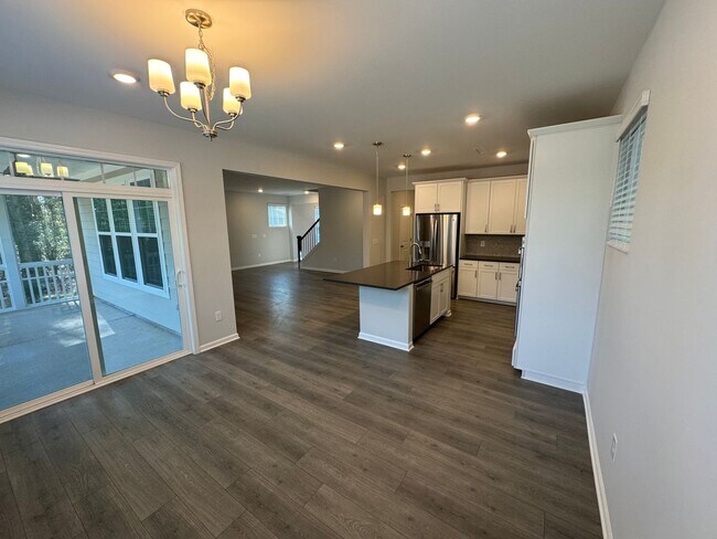 Building Photo - LIKE-NEW 4 Bed/4 Bath in N. Raleigh!