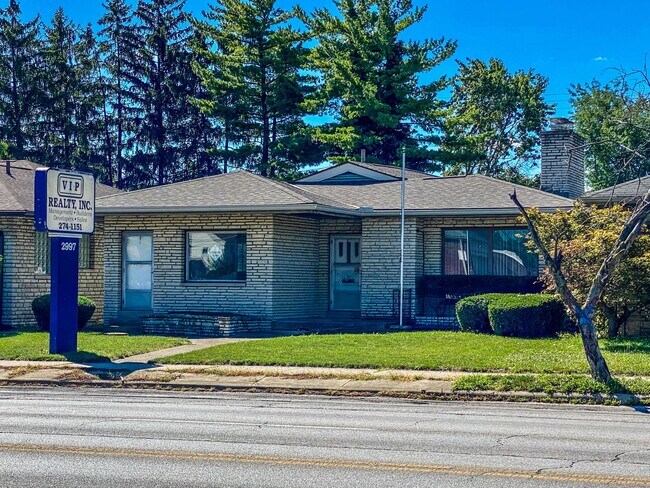 Building Photo - Remodeled Westgate Home with Attached Prof...