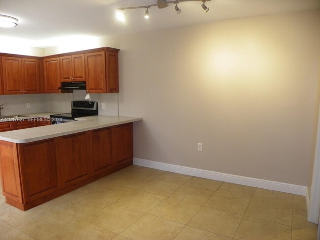 Building Photo - 4083 Forest Hill Dr