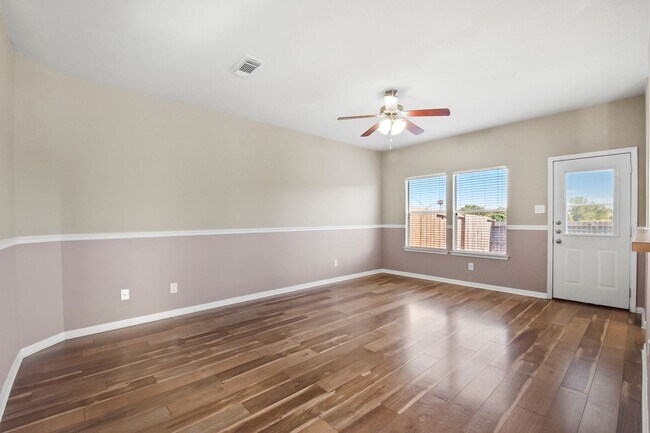 Building Photo - Stunning Corner Unit Townhome - Move-in special: Receive $100 off both your first and second mont...