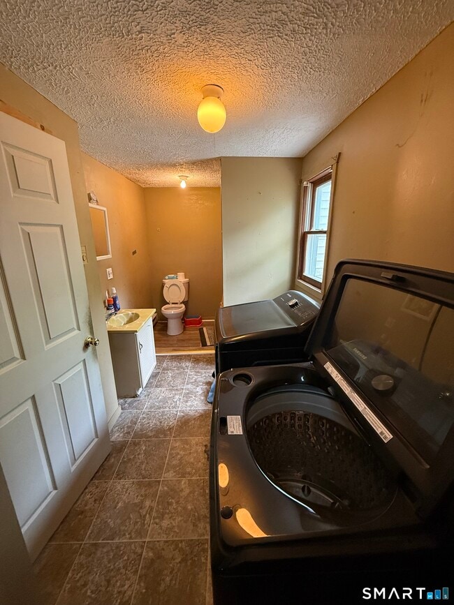 Building Photo - 56 Ingraham Pl