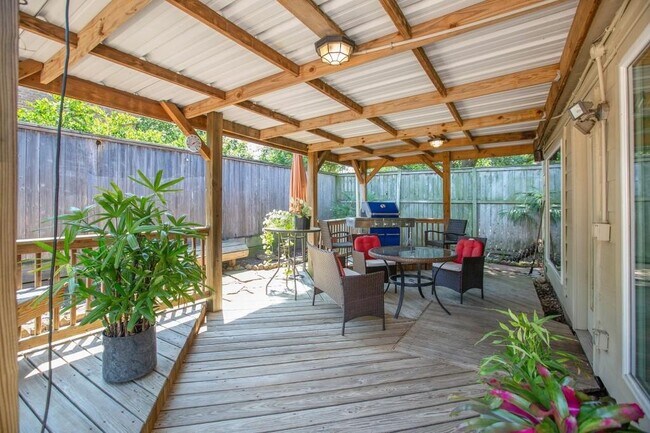 Building Photo - 2303 Silver Sage Dr